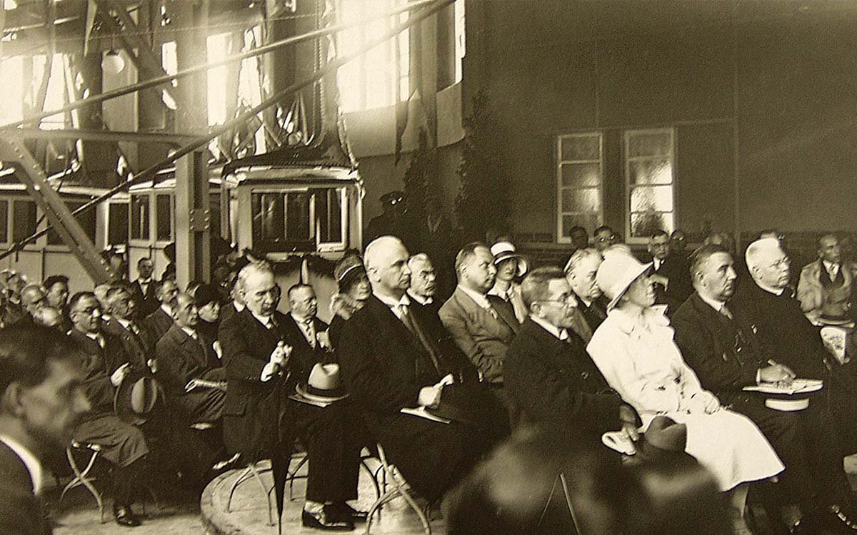 Historisches Foto von der feierlichen Eröffung der Schauinslandbahn